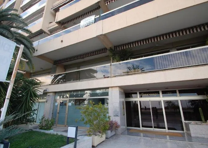 Spacieux 2p Avec Terrasse, Garage Et Wifi A - Fr-1-196-268 דירה *